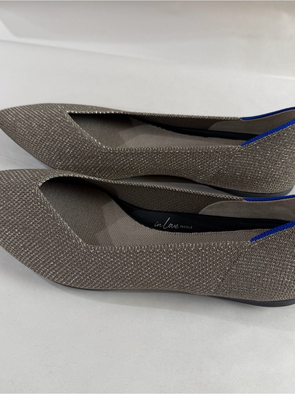 Rothys Pointed Toe Women's Flats in Metallic Taupe with Blue Trim 9.5 - Picture 4 of 8